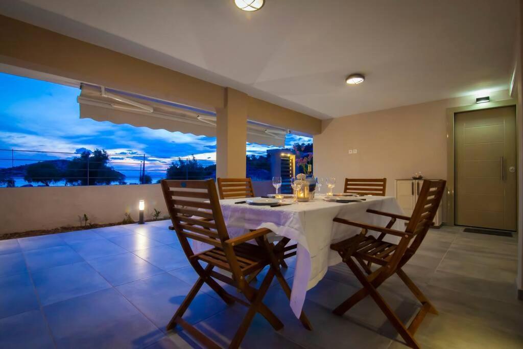 House On The Beach Salamís Exterior foto