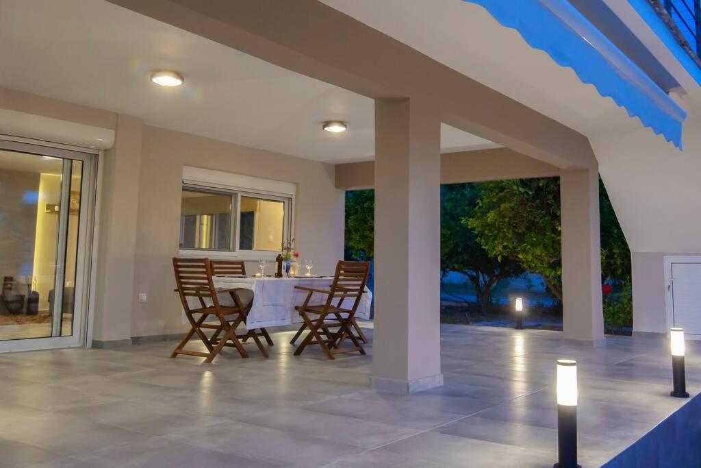 House On The Beach Salamís Exterior foto